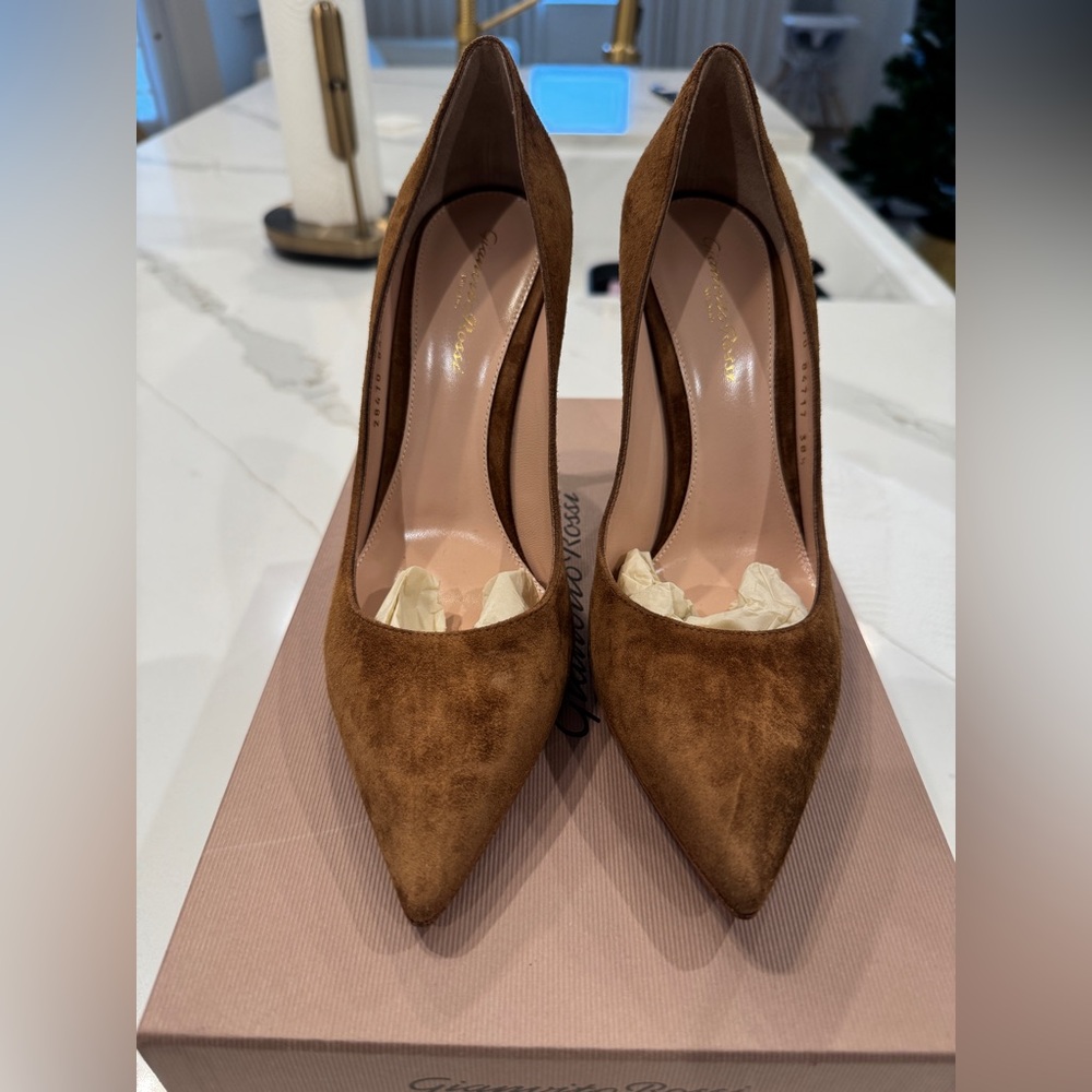 GIANVITO 105 pumps by Gianvito Rossi